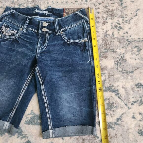NWT Amethyst Jean Shorts Womens 0 Stretch Denim Distressed Blue Bermuda Low Rise - Picture 10 of 11